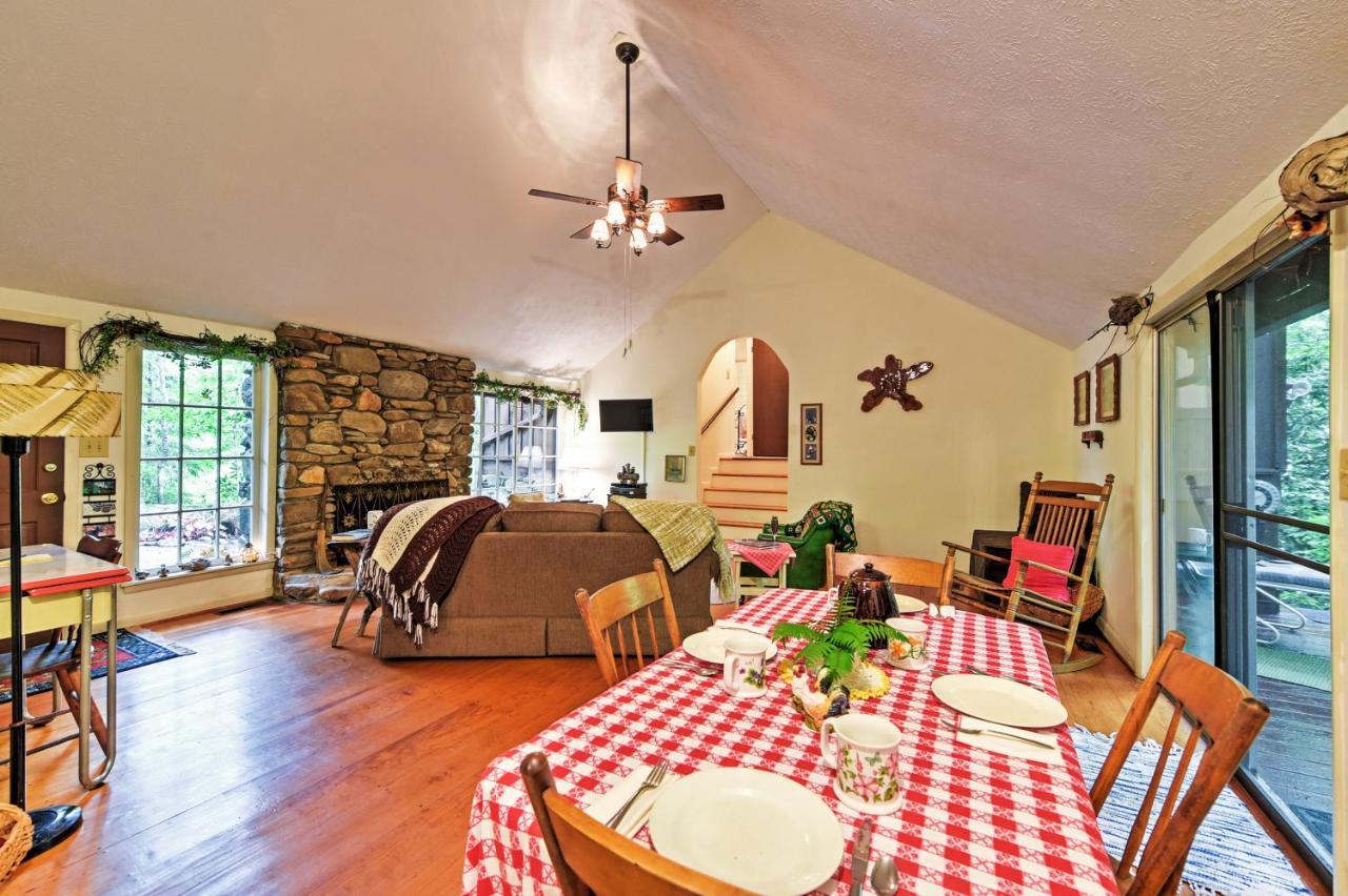 Serene Creekside Cottage Near Asheville Fire Pit Candler Extérieur photo